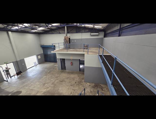 360M² WAREHOUSE TO LET IN RIVERSIDE PARK